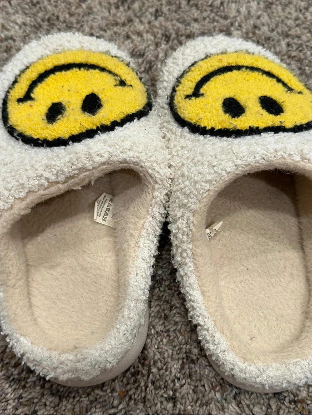 KIDS Slippers Sz 3 4 Cozy Cream Smiley Face